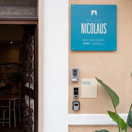 바리 Palazzo Nicolaus Del Lungomare B&B 외부 사진