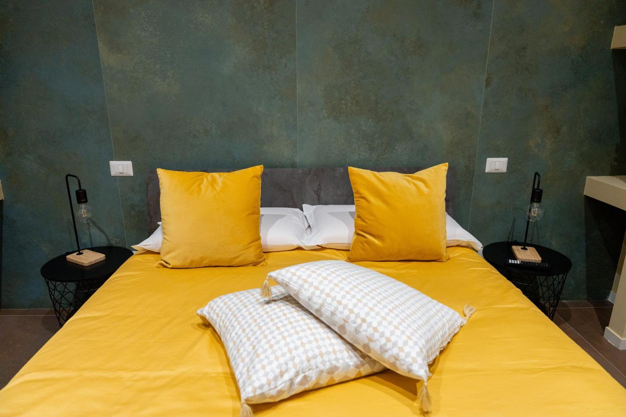 바리 Palazzo Nicolaus Del Lungomare B&B 외부 사진
