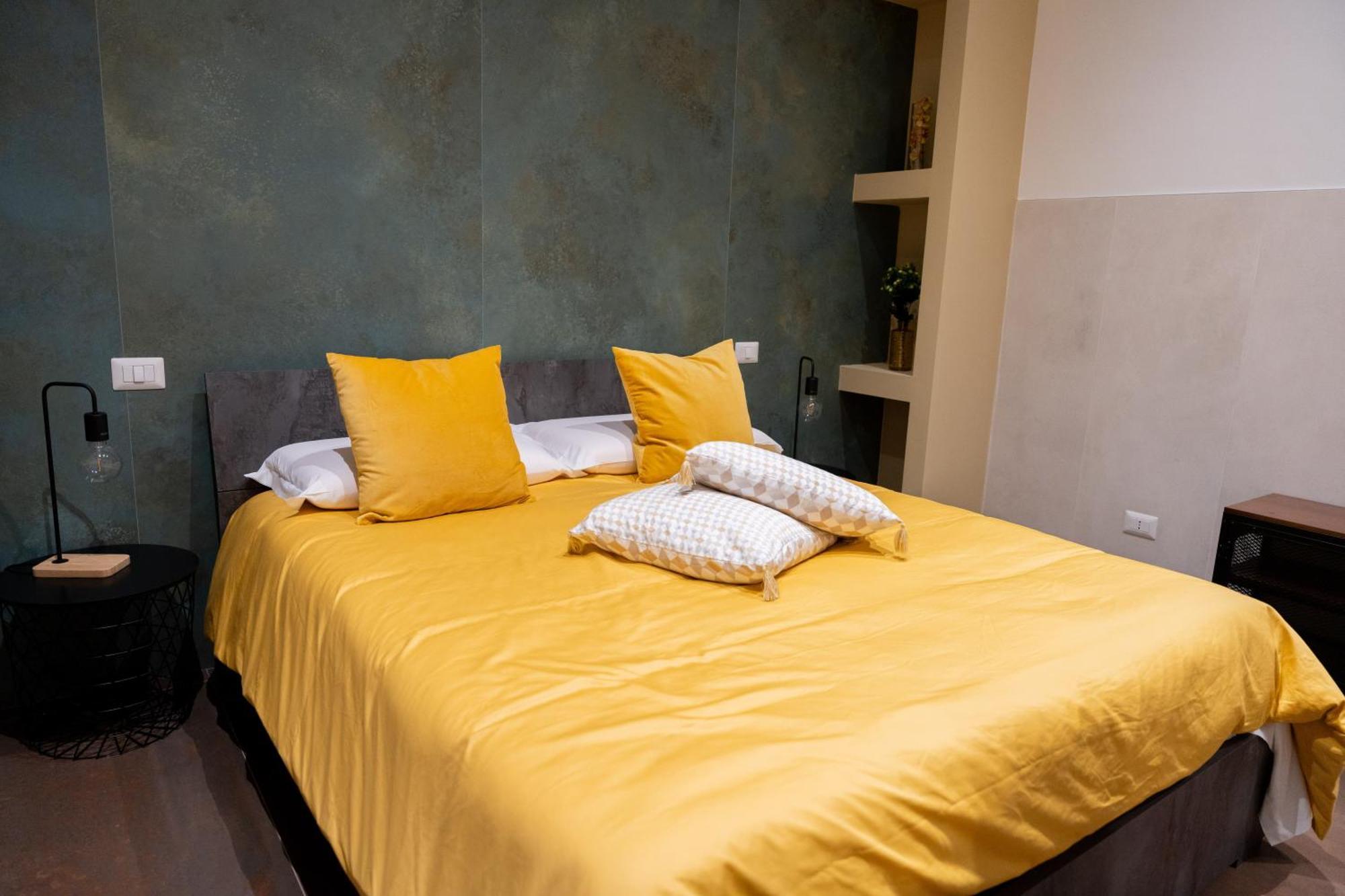 바리 Palazzo Nicolaus Del Lungomare B&B 외부 사진