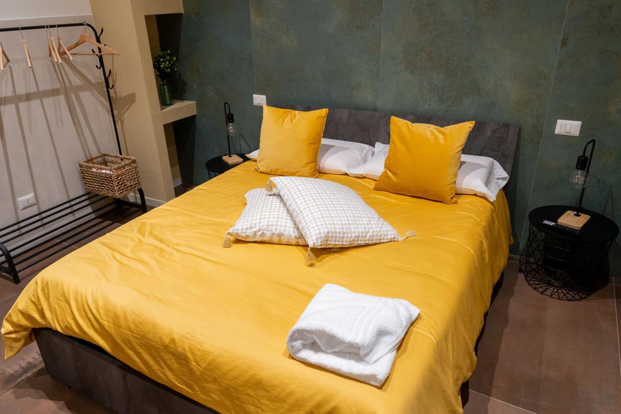 바리 Palazzo Nicolaus Del Lungomare B&B 외부 사진